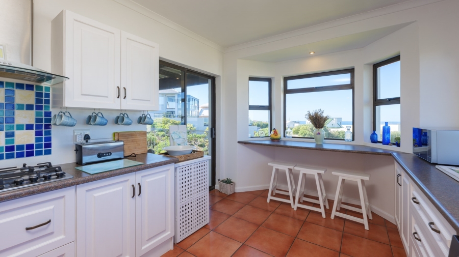 4 Bedroom Property for Sale in Oceanview Heights Western Cape